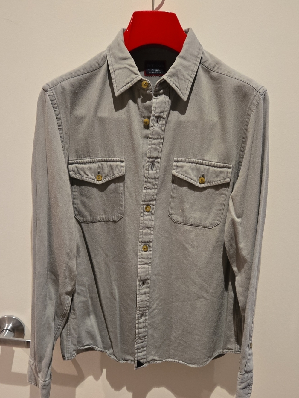 UNTUCKit Men's Light Gray Button-Down Shirt with Chest Pockets